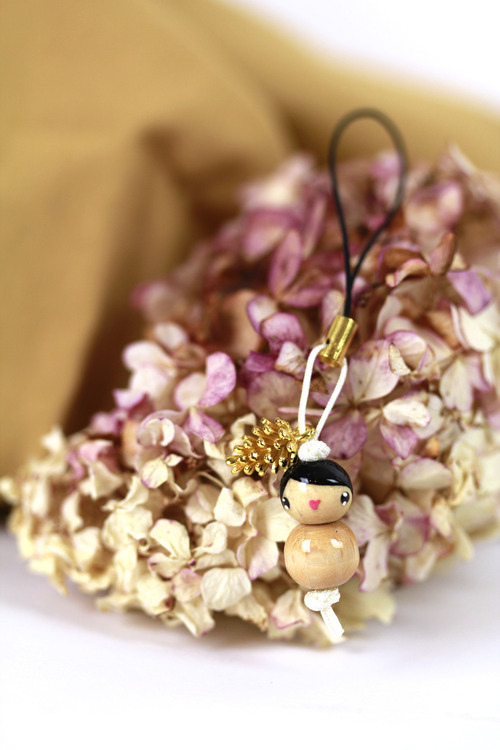 (image pour) Poupée Pomme de Pin